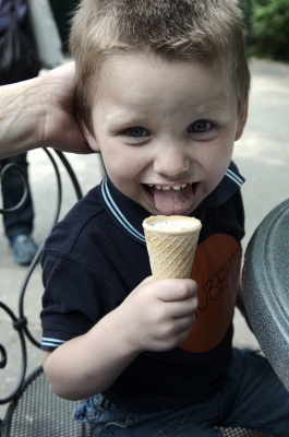 Dzień Matki i Dzień Dziecka u Radosnych Maluchów. Czerwiec 2011r.