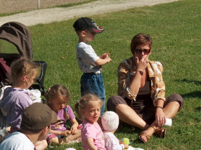 Ostatnia w tym przedszkolnym roku wycieczka Radosnych Maluchów na koniki.