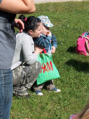 Ostatnia w tym przedszkolnym roku wycieczka Radosnych Maluchów na koniki.