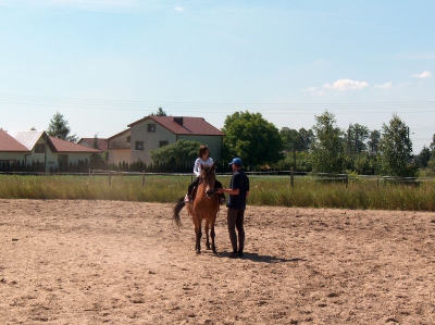 Ostatnia w tym przedszkolnym roku wycieczka Radosnych Maluchów na koniki.