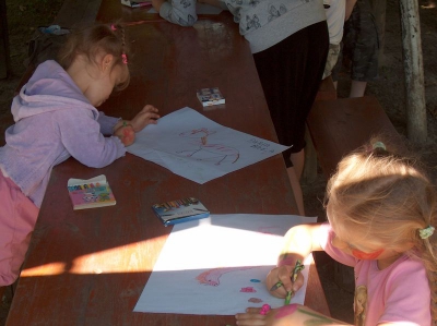 Ostatnia w tym przedszkolnym roku wycieczka Radosnych Maluchów na koniki.