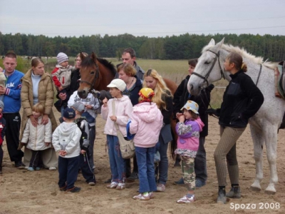 Radosne Maluchy na konikach 2008r.